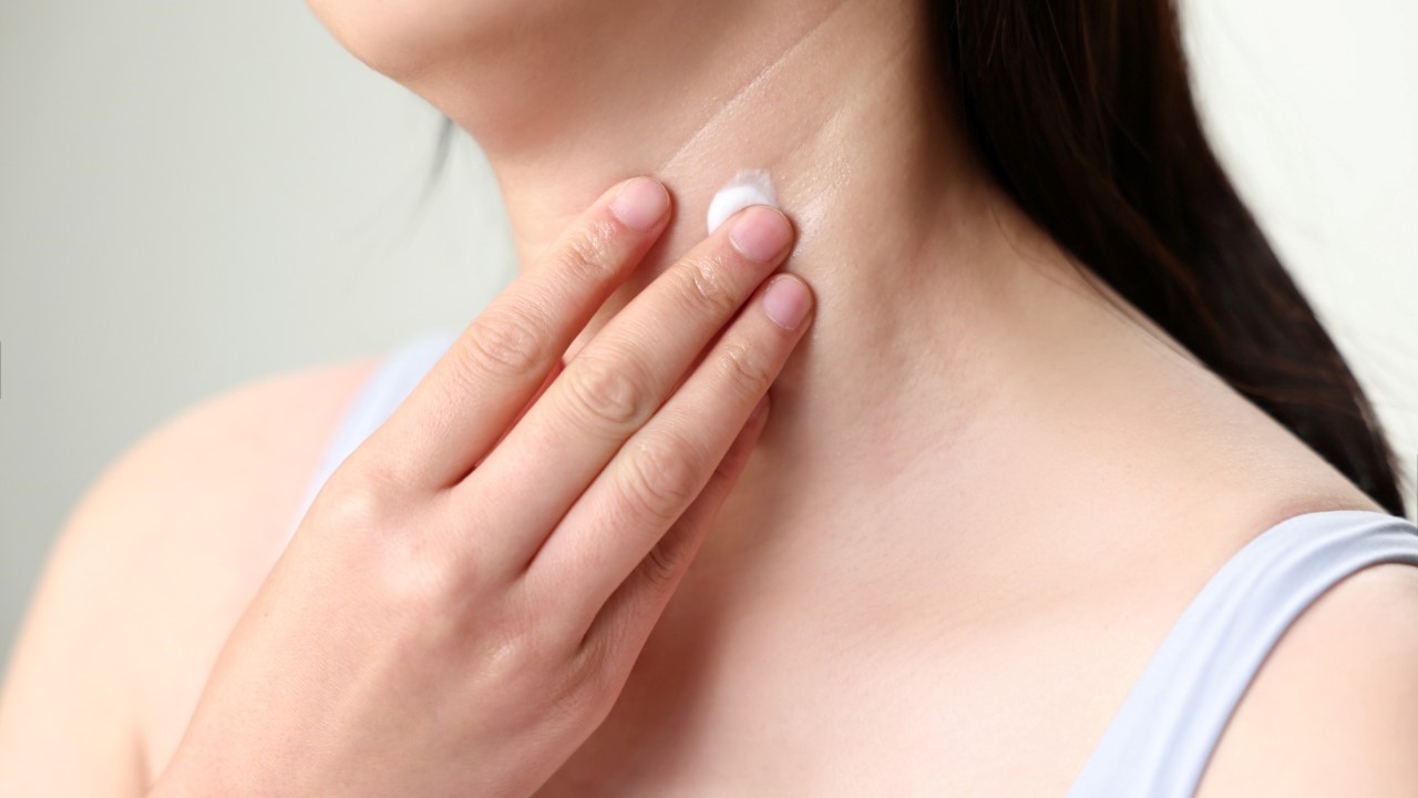 如何消除脖子紋？