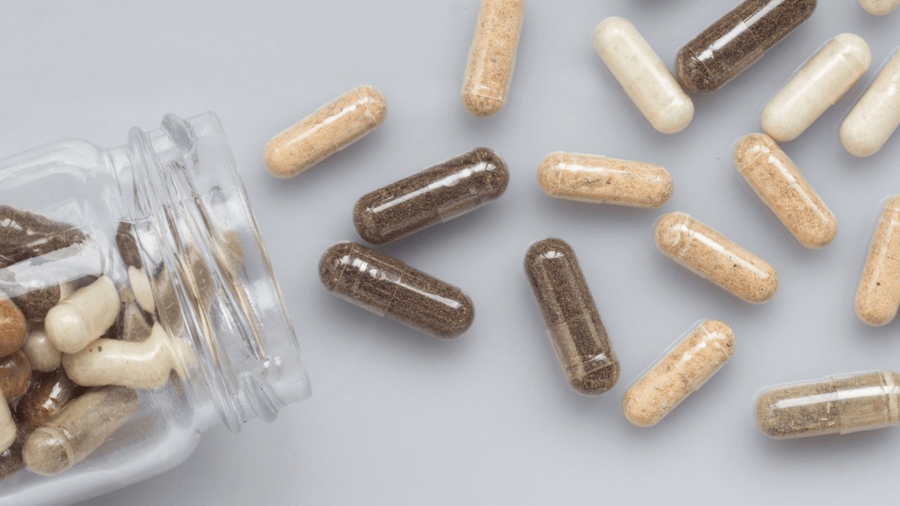 美白錠要吃多久才有效？ 傳明酸口服、穀胱甘肽點滴、美白針與口服維他命C美白完整攻略！